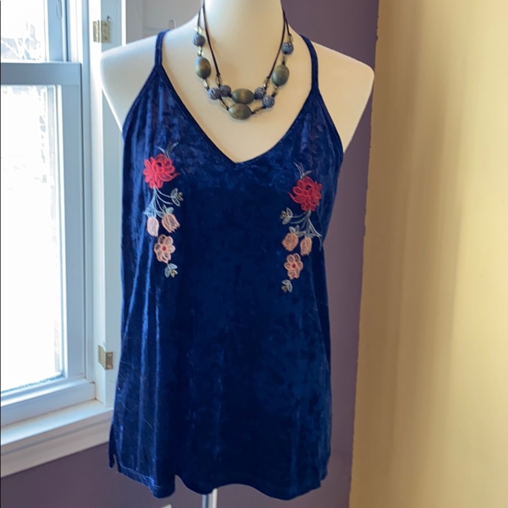 Razor back floral tank.